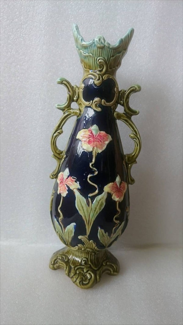 Majolica vase art nouveau, marked 
