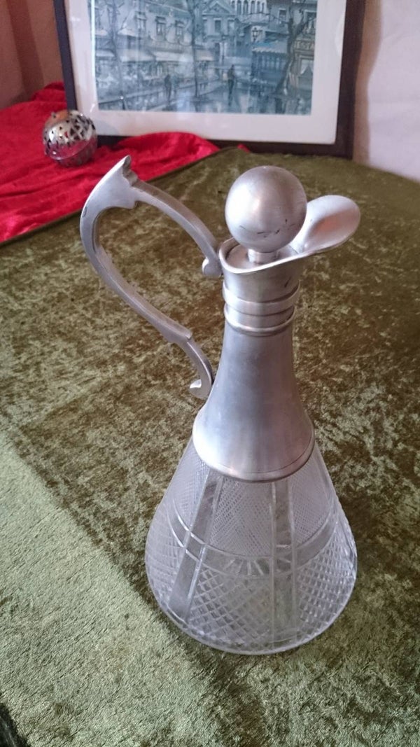 Art nouveau schenkkan van geperst glas, Victorian stijl claret 