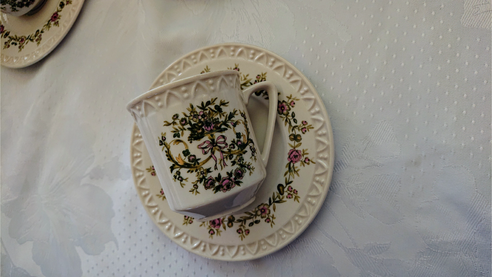 Villeroy Boch kopjes en schoteltjes serie Trianon