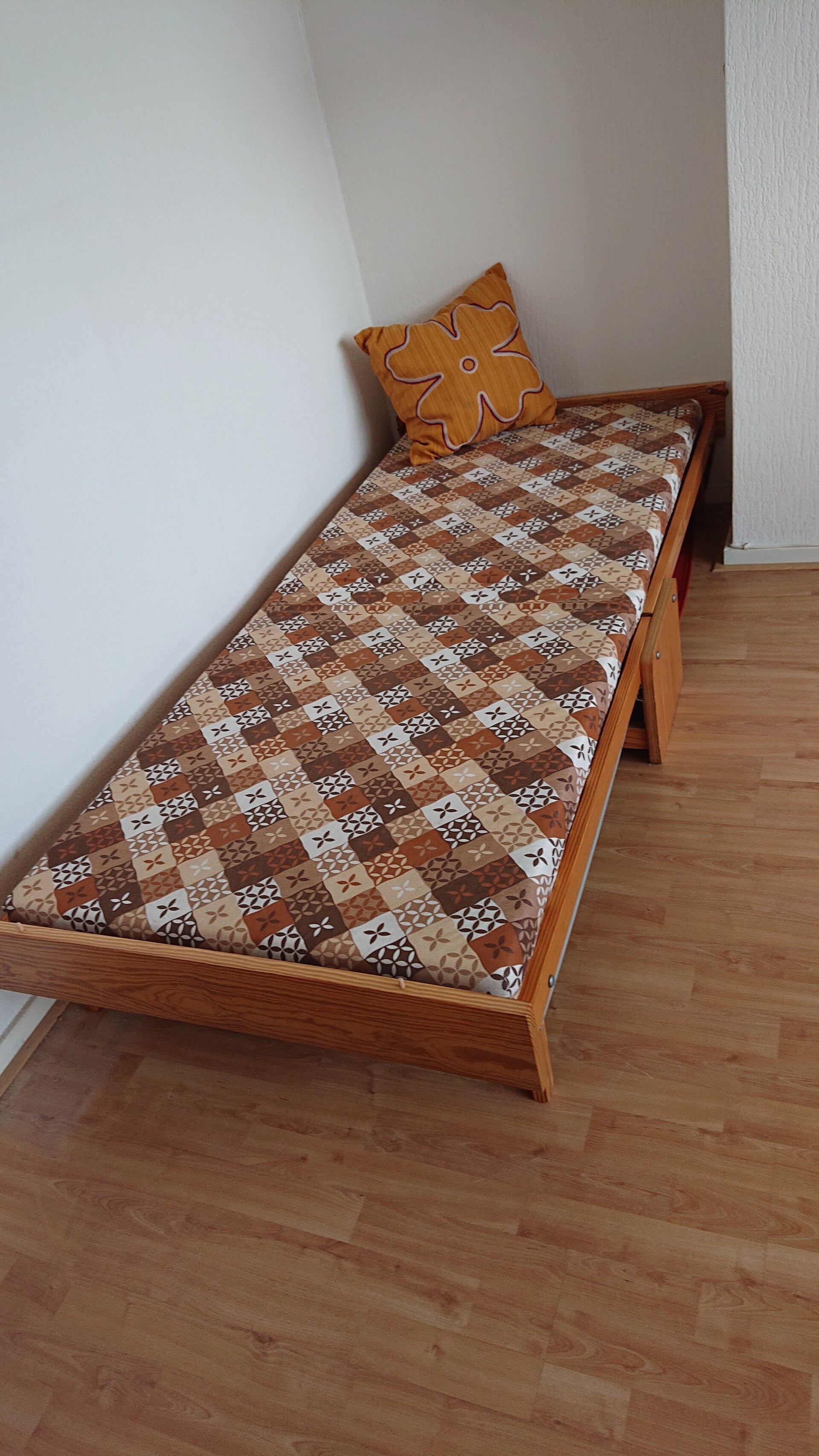 Vintage houten opklapbed, jaren '70 logeerbed