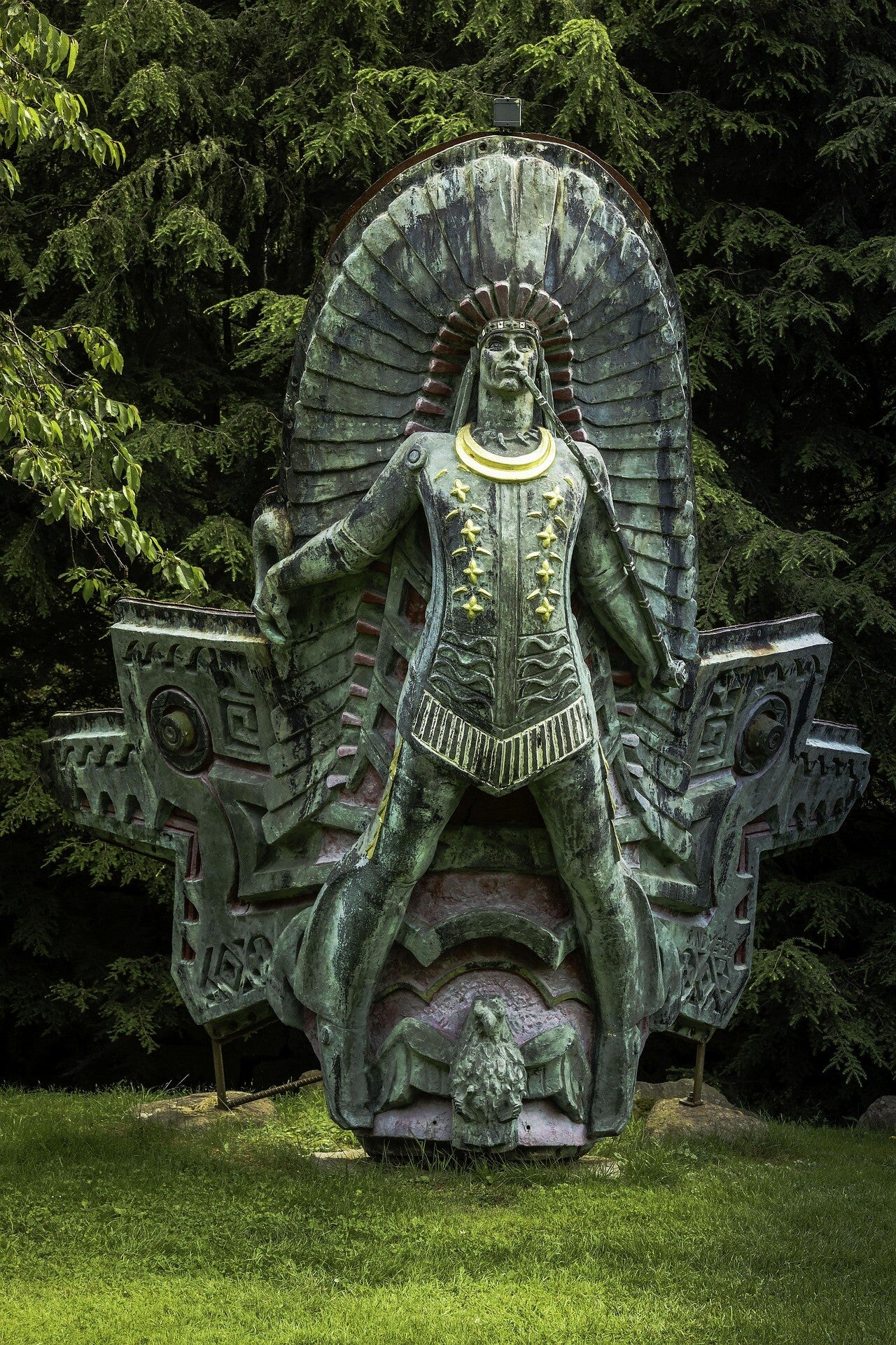 photorama-sculpture-4350985_1920-standard.jpg