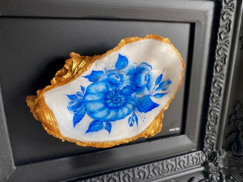 Close up "Flowered Nautilus' (20121). Negar Rashidi. Acrylic on Oyster shells. 13cm x 18cm (with frame 33cm x38cm)