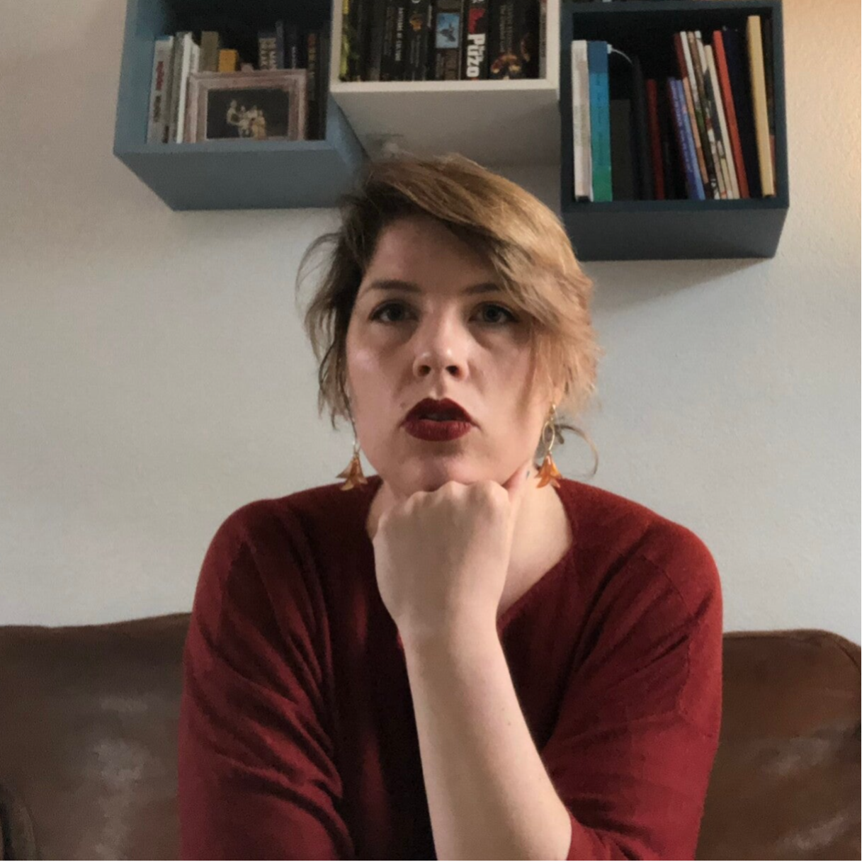 Art Historian tascha Sciarone in a maroon linnen blouse