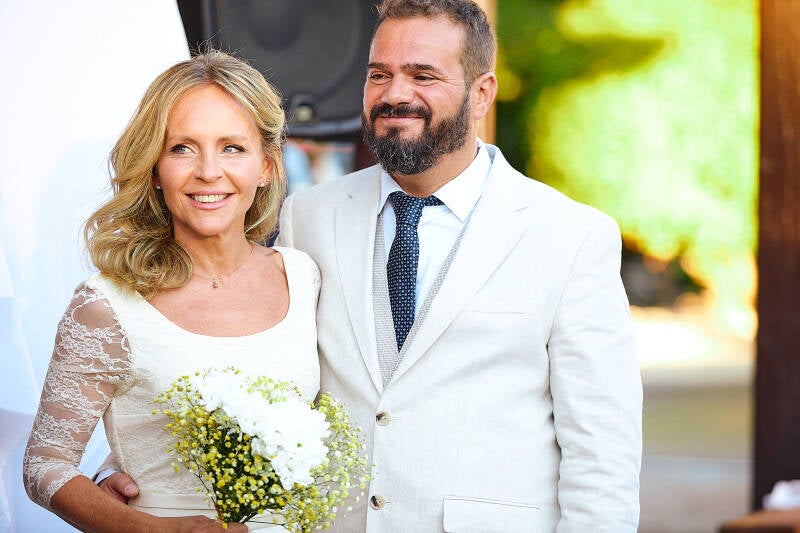 ¿Estás listo para inmortalizar tus recuerdos de boda? ¡Contáctanos para programar una consulta y discutir cómo podemos hacer de tu día especial un recuerdo eterno!