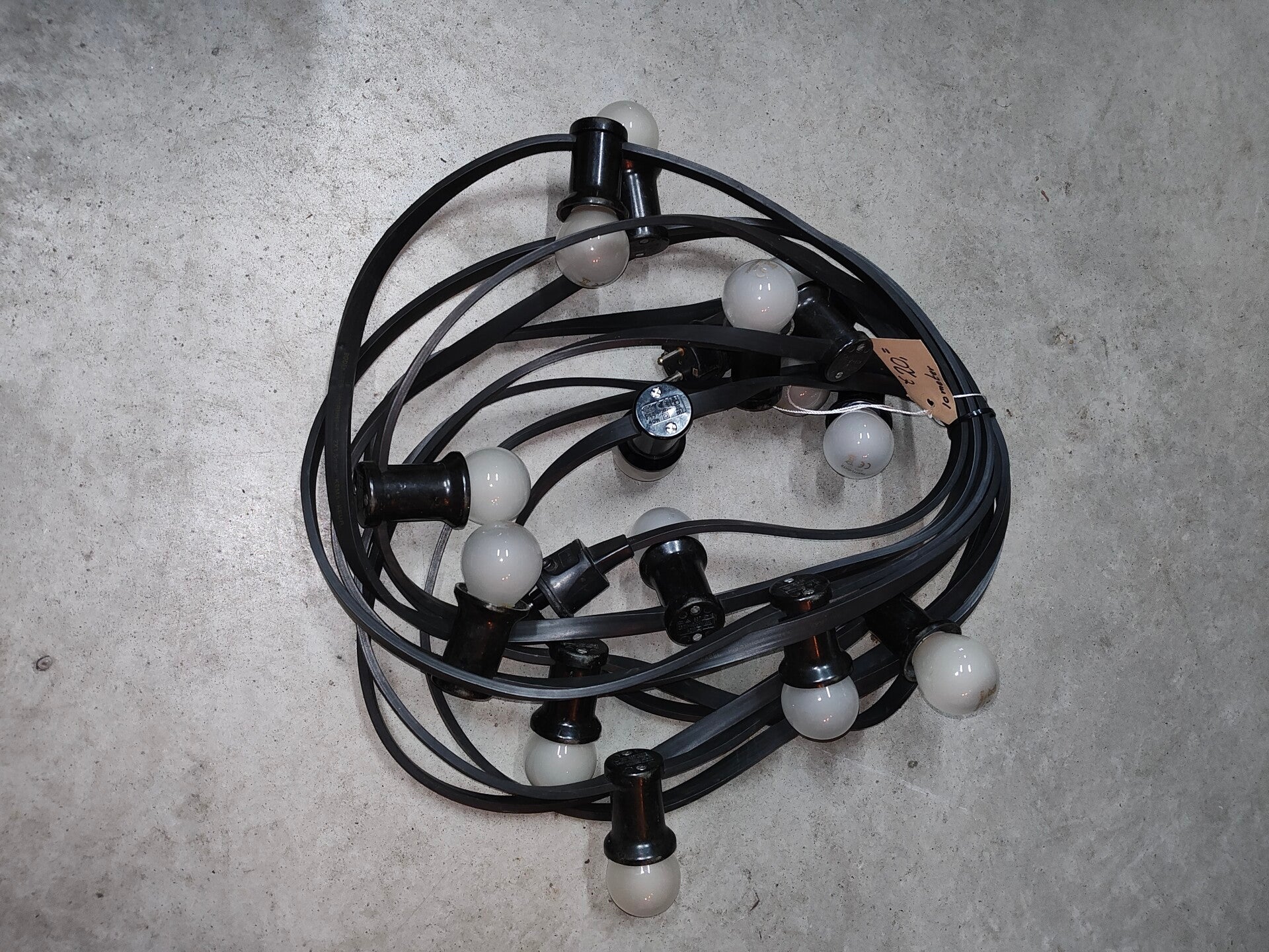 2e kans Prikkabel   10 m. met 14  lampen