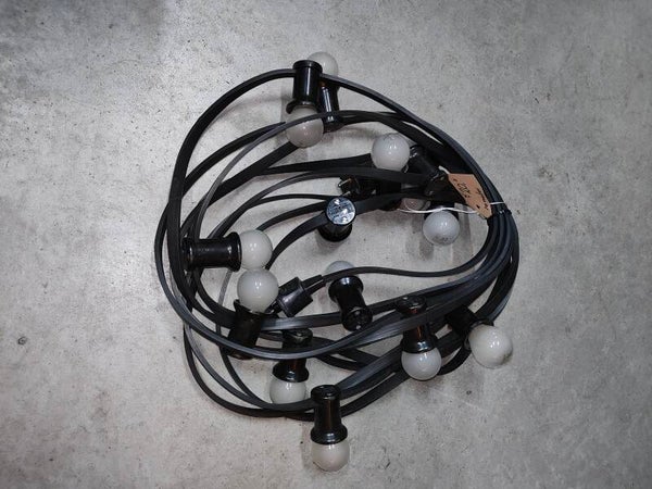 2e kans Prikkabel   10 m. met 14  lampen