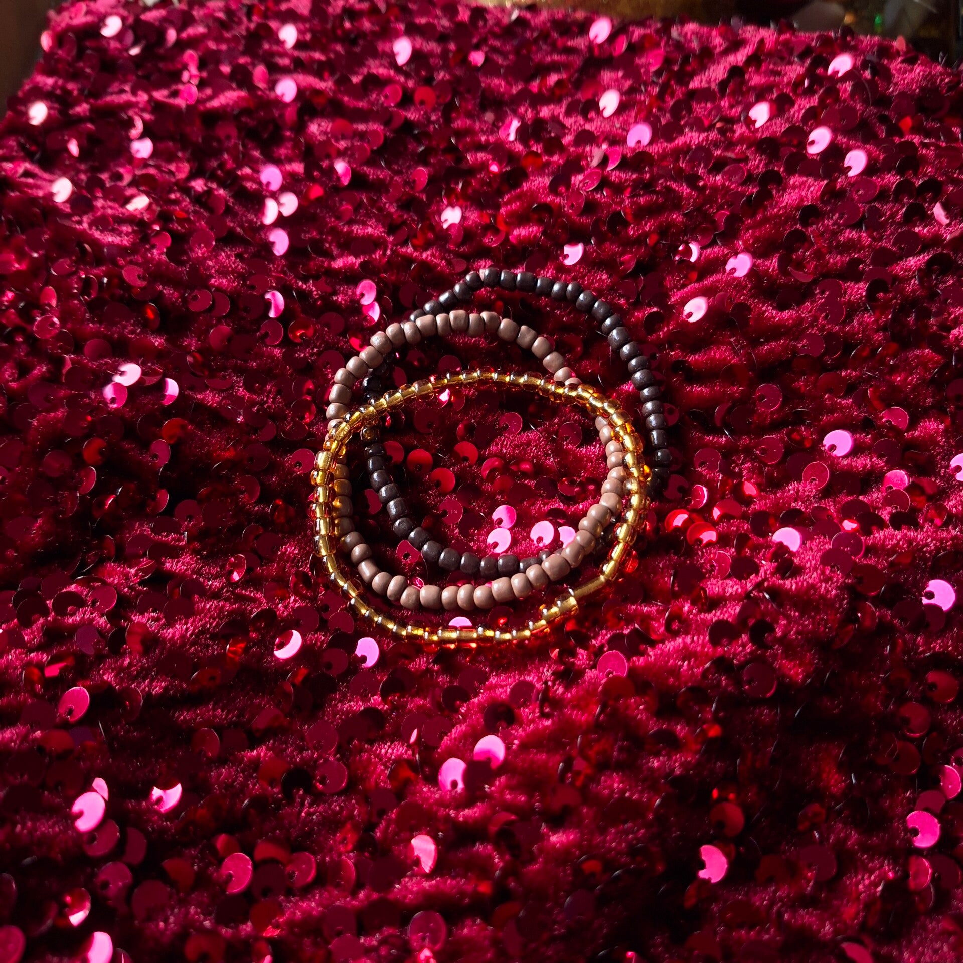 Setje bruine armbandjes