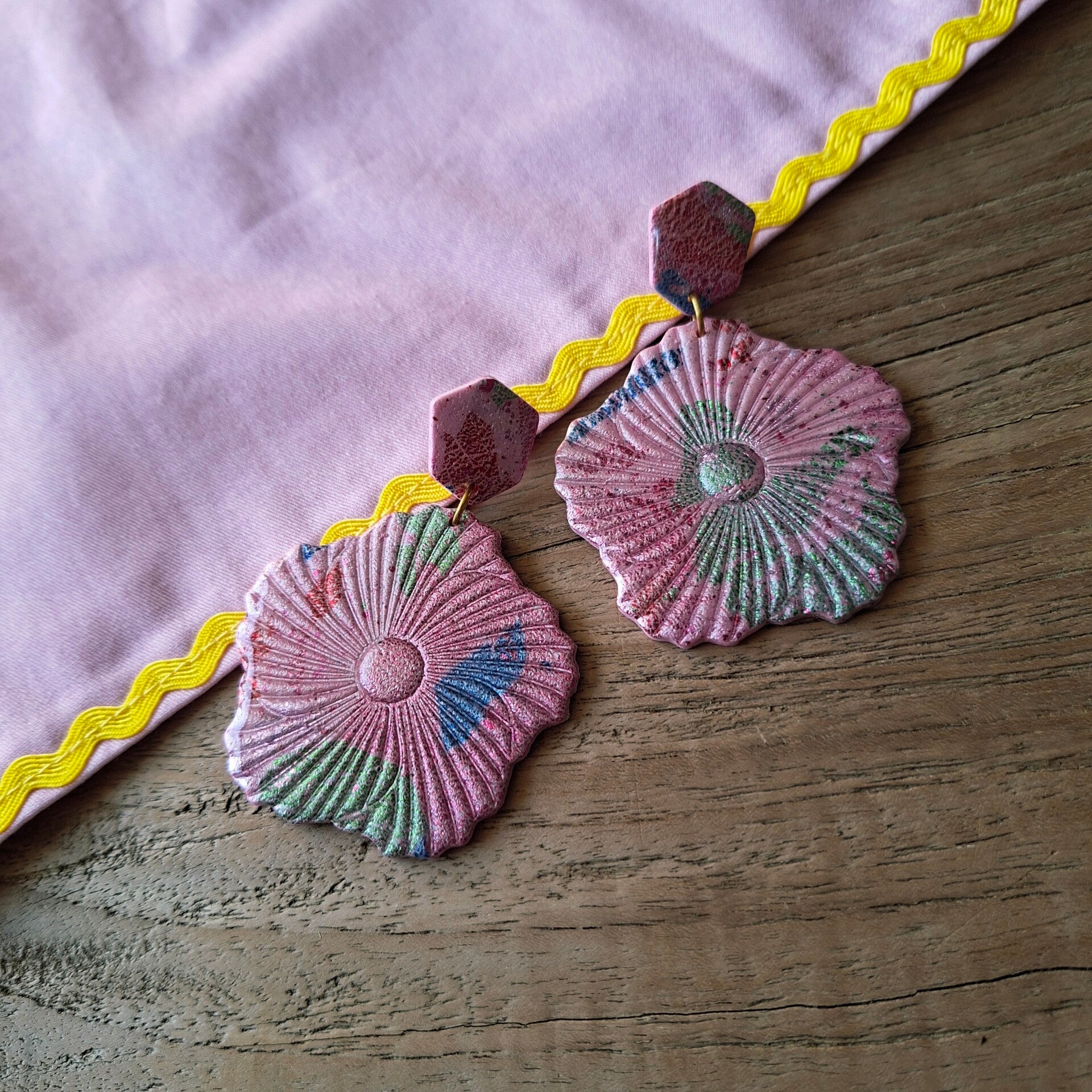 Oorbel Hibiscus multicolor