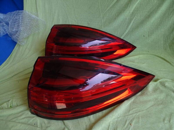 7P5945208G 7P5945208P REAR LIGHT RIGHT / 95863106200 PORSCHE CAYENNE 92A