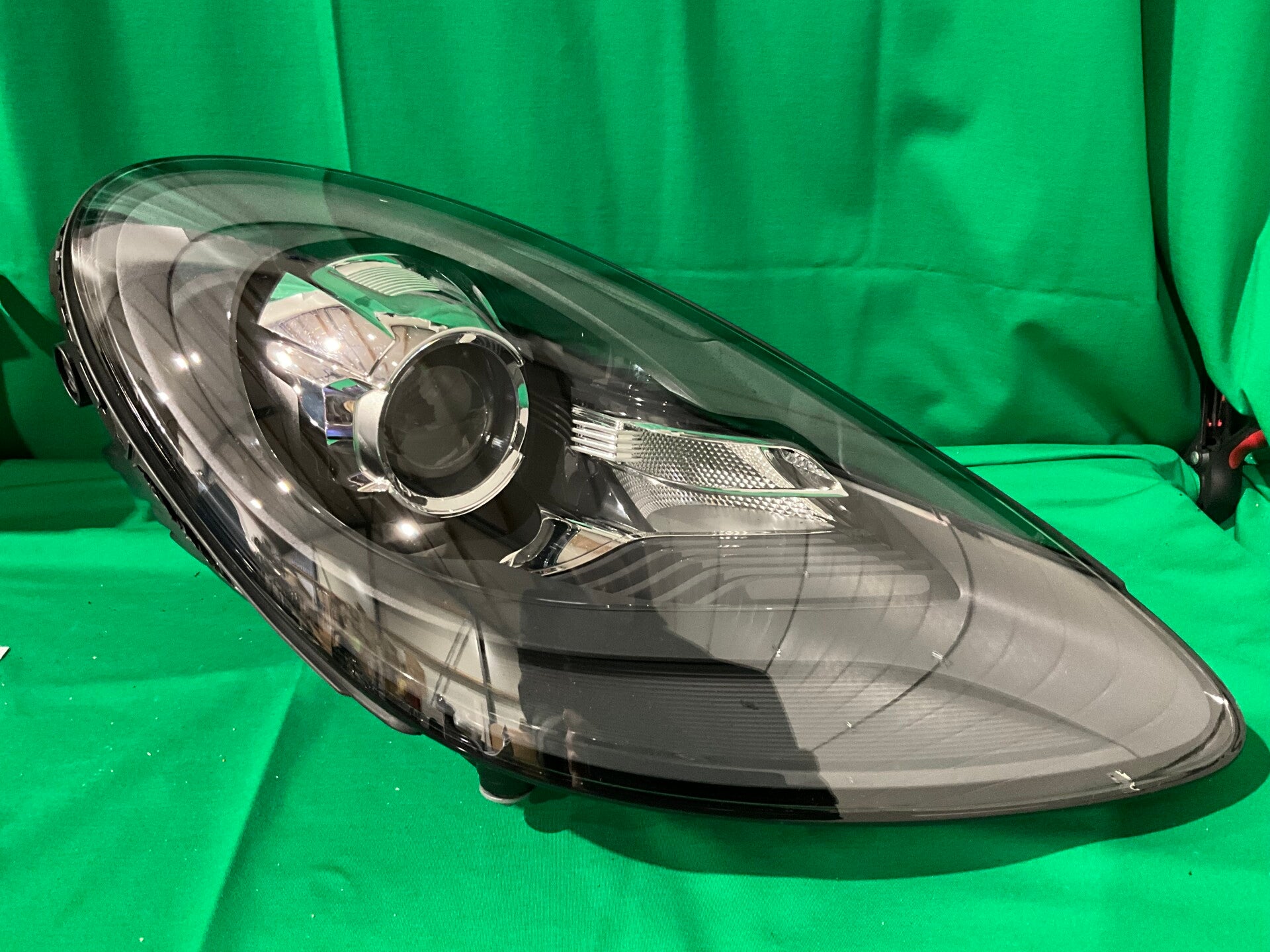 Porsche 718 982 LED Right headlight 2017-2019 982941006R USED