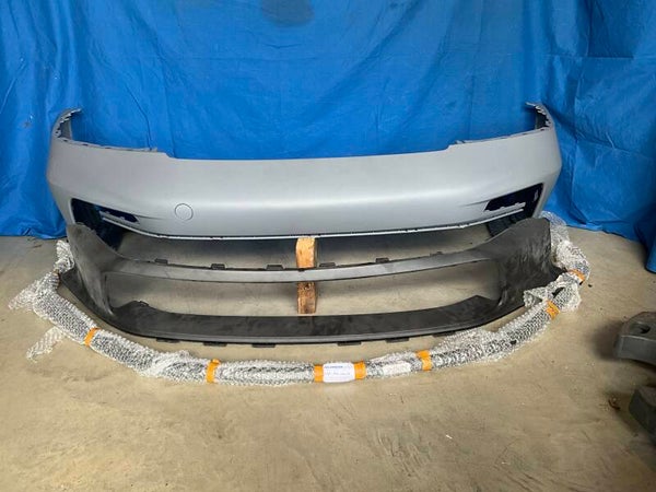 Porsche 911 992 GT3 Stoßstange vorne / front bumper 9GT898010 9GT898010