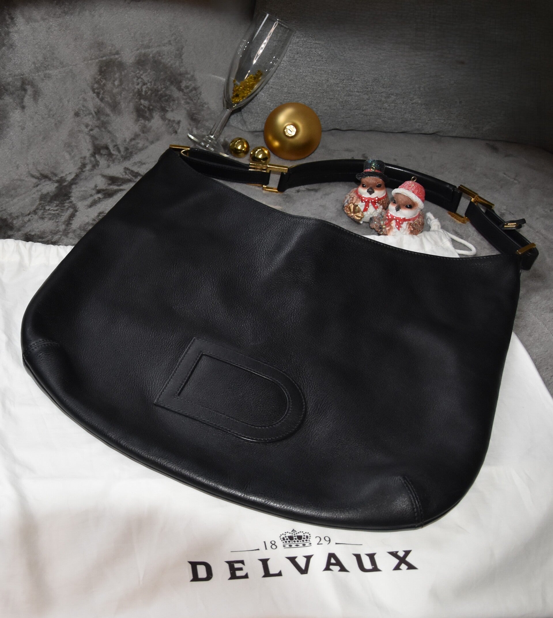Delvaux Le Louise GM schoudertas in zwart gekorreld leer