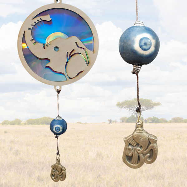 L'éléphant avec la médaille de Ganesh