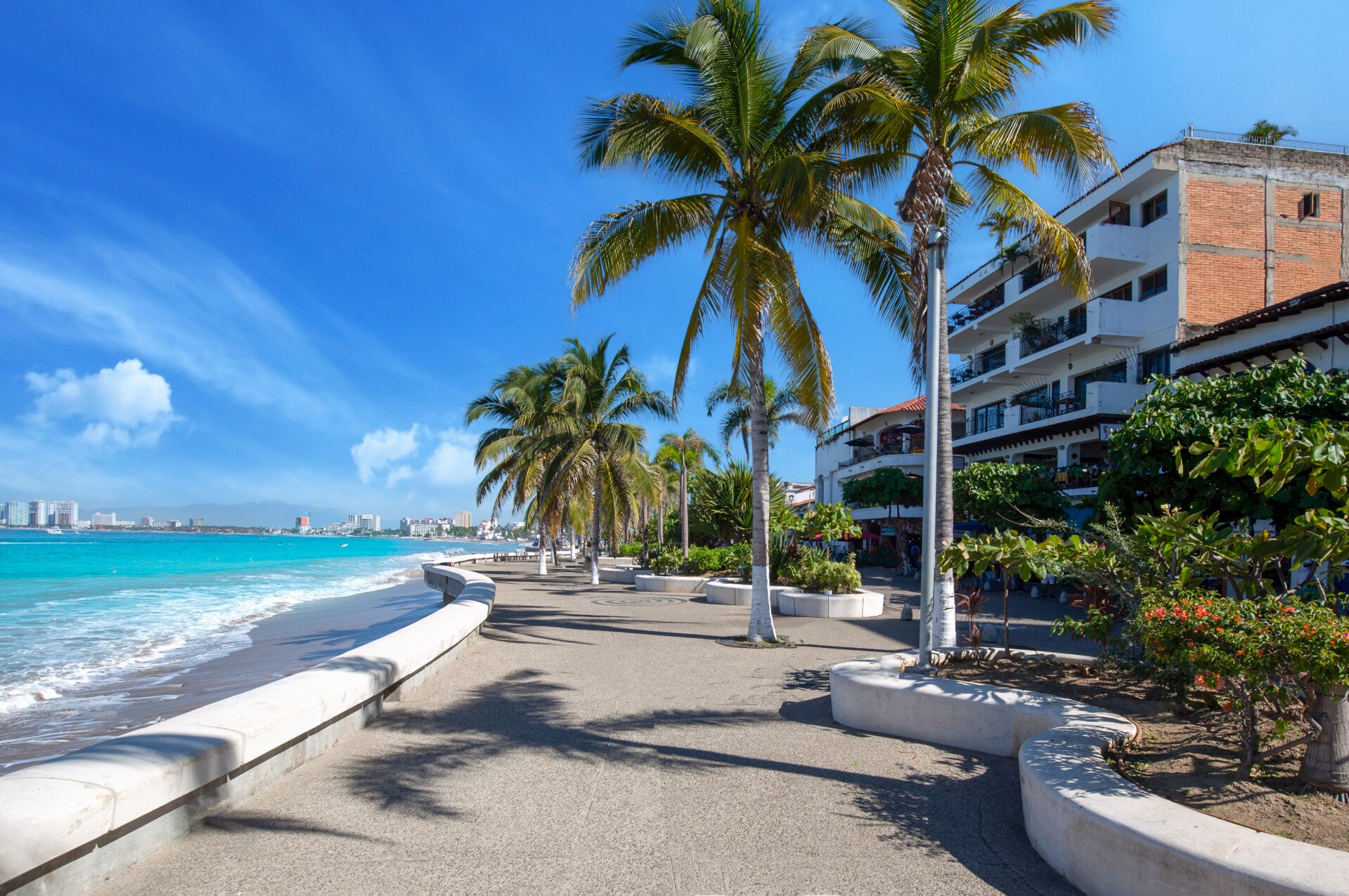 mexicoreispandapuertovallartapromenadeelmaleconwithoceanlookoutsbeaches1.jpg