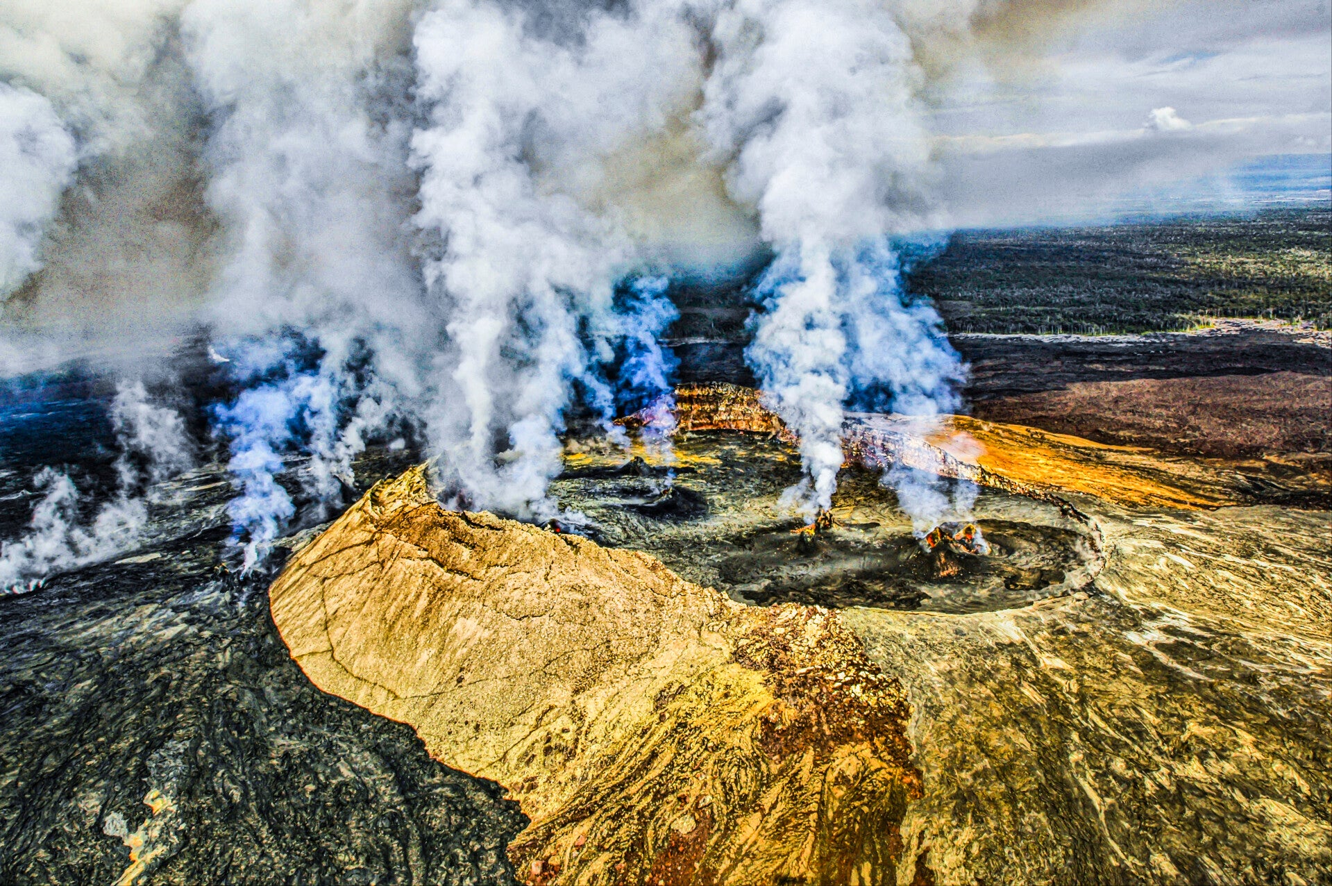 hawaiireispandamountkilauea.jpg