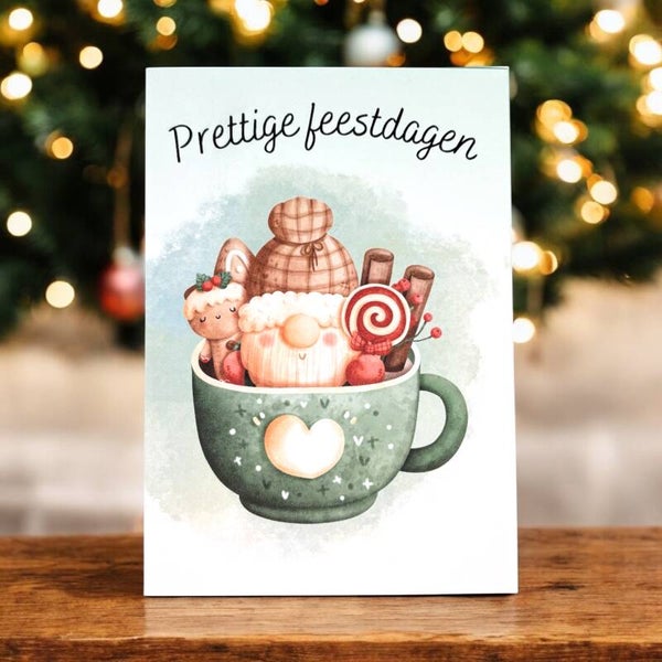 Kerstkaart | Kerstgnome in groene mok