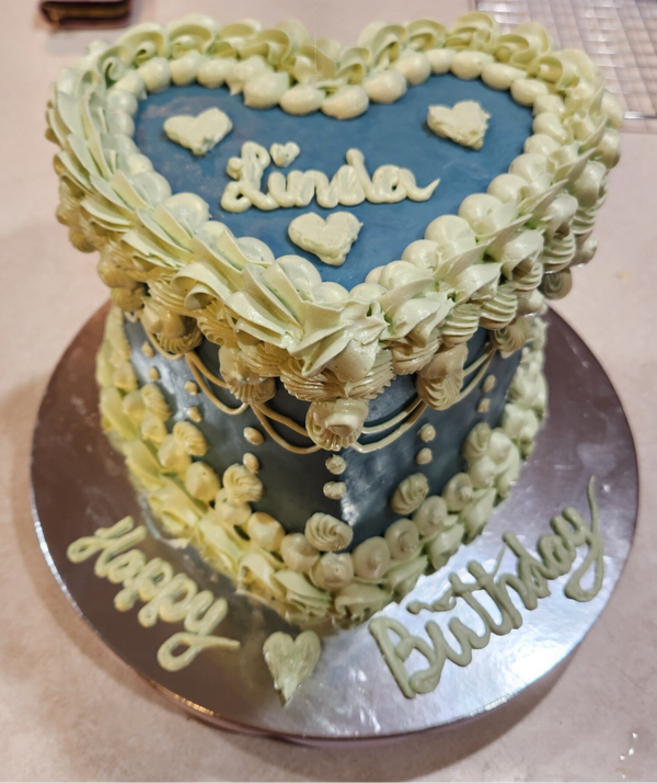 8in Heart Cake