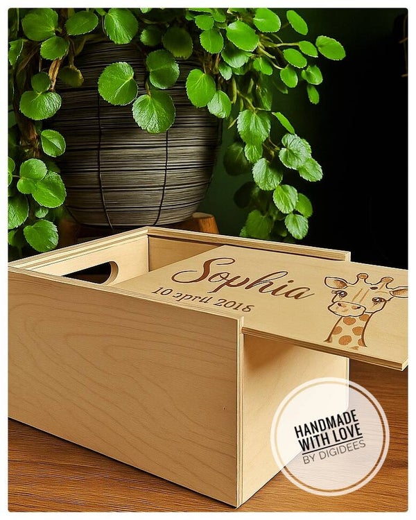 Persoonlijke geboortekist met gravure – op basis van het geboortekaartje