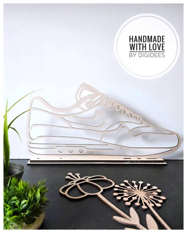 Sneaker op standaard