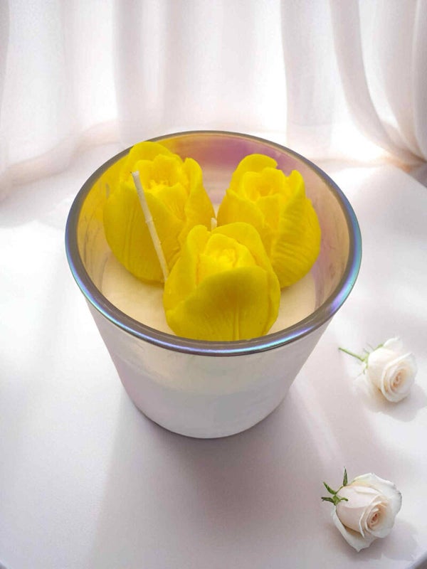 Sparkling glass with flowers