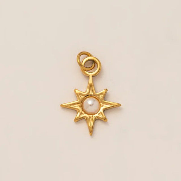 Golden Star Charm – Luxe Ster Bedel met Parelaccent | 1001 Nacht Collectie