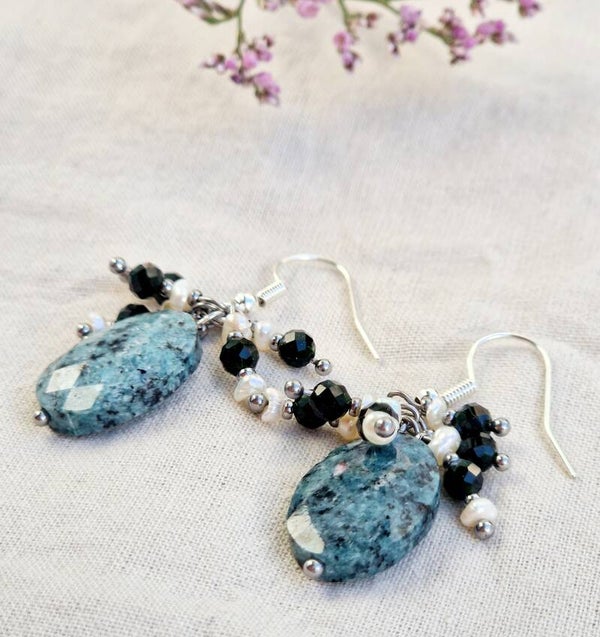 Oorhangers met gevlekte blauwe Jaspis
