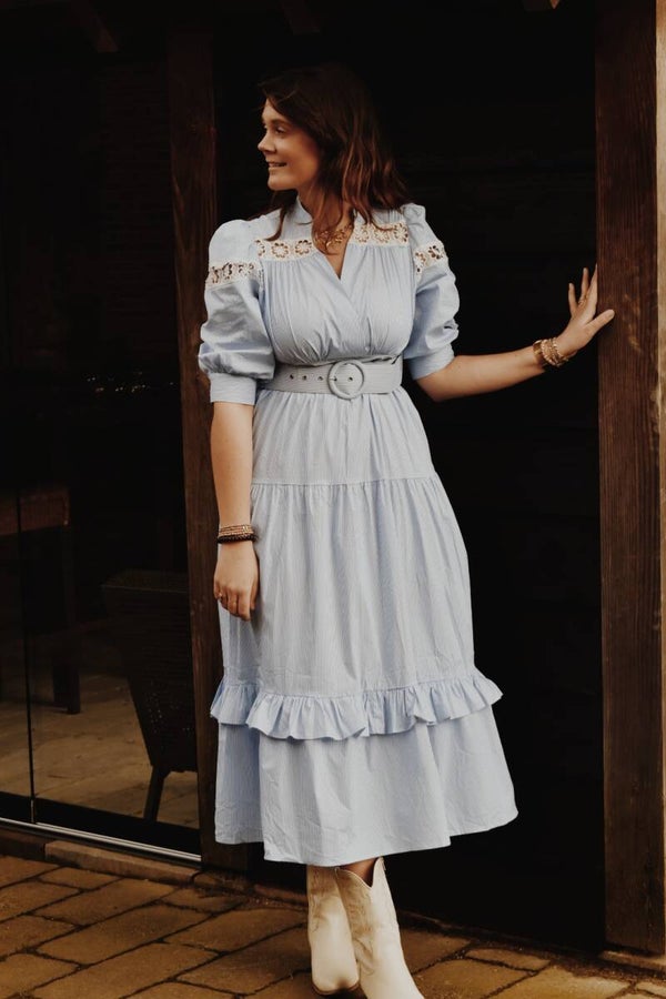 La beauty blue dress