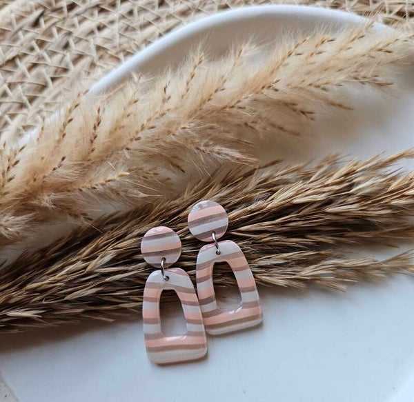 Oorbel Noa | koraal-beige-doorschijnend