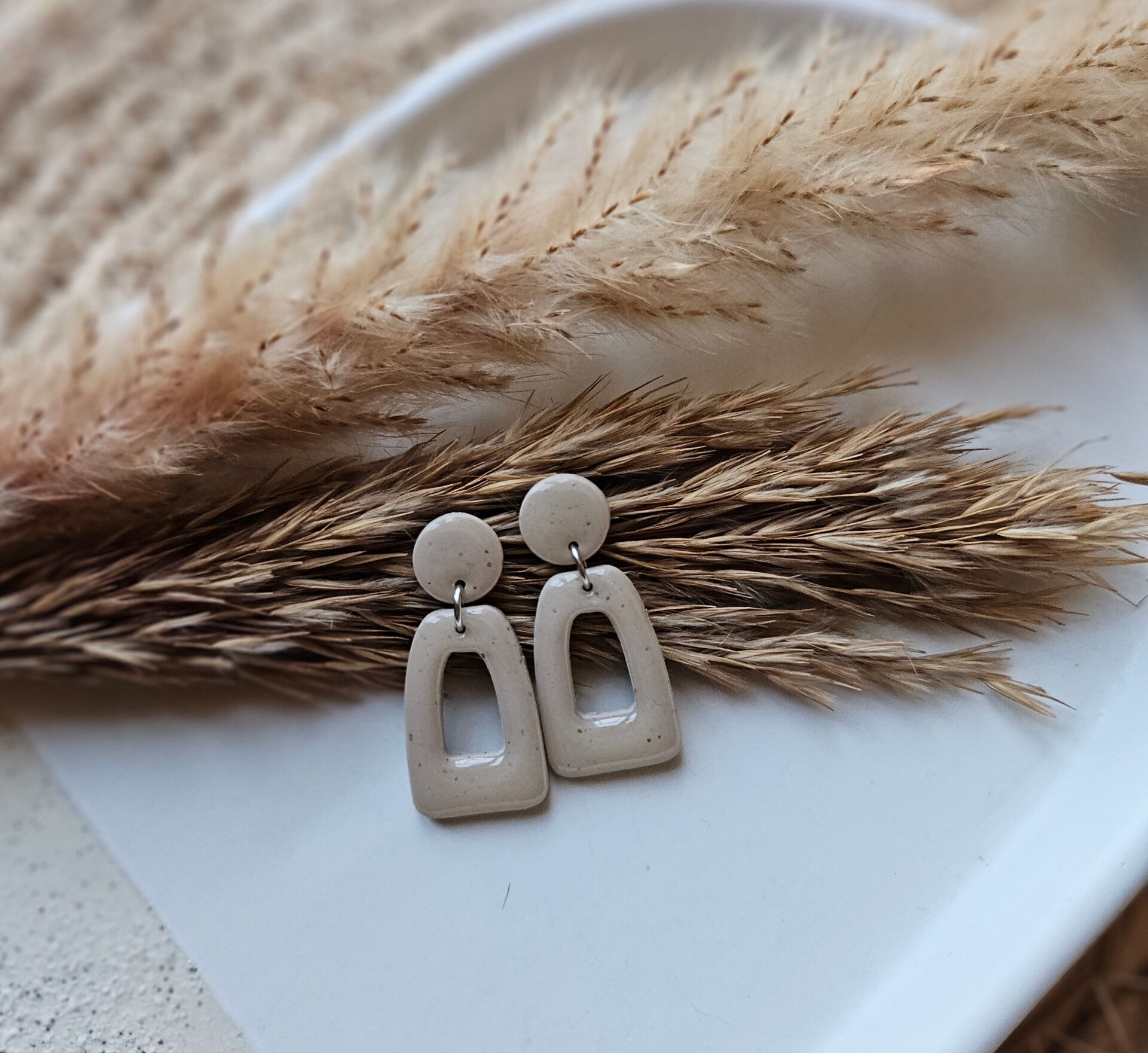 Oorbel Noa | latte met spikkels