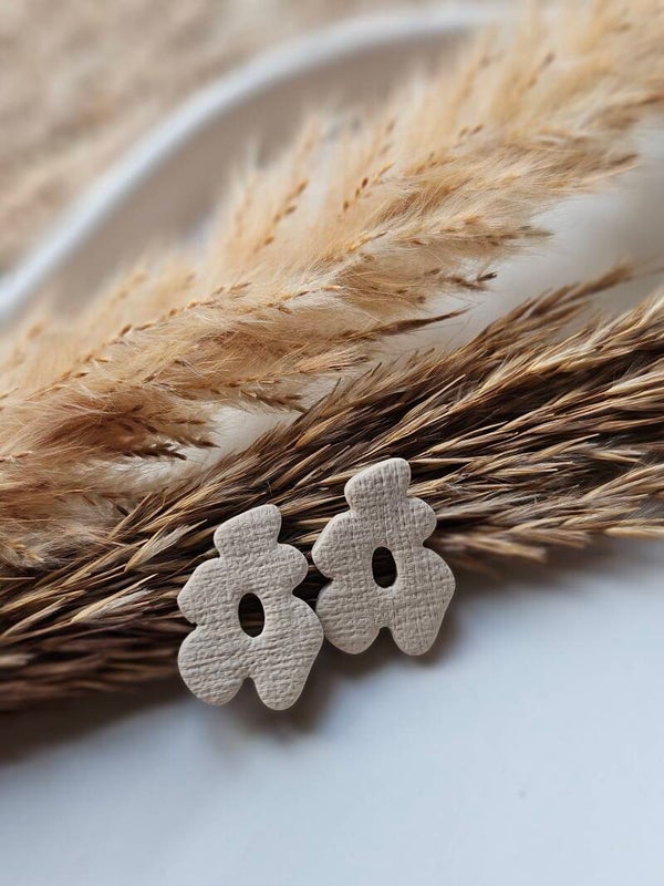 Stud Mirjam | zandkleur met linnenstructuur