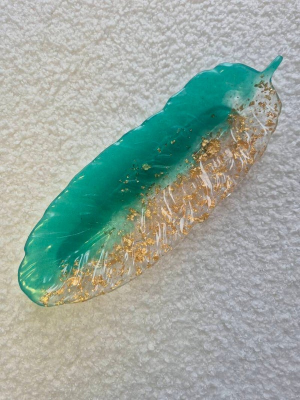 💚 4. Emerald Feather
