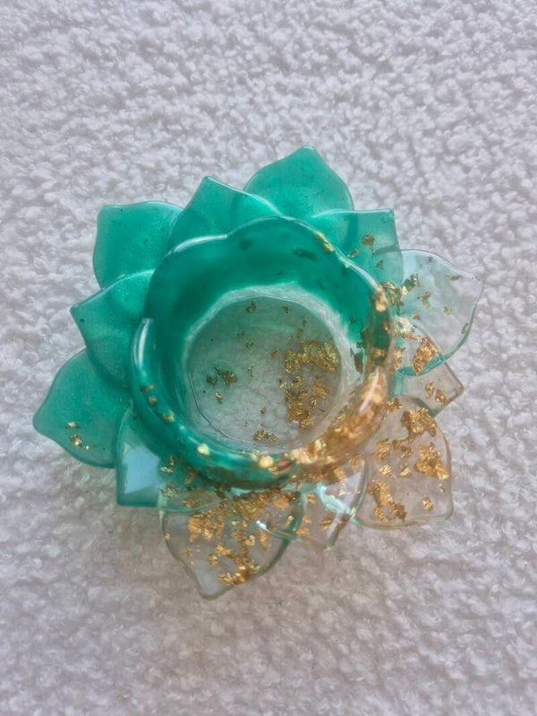 🌿 Emerald Glow