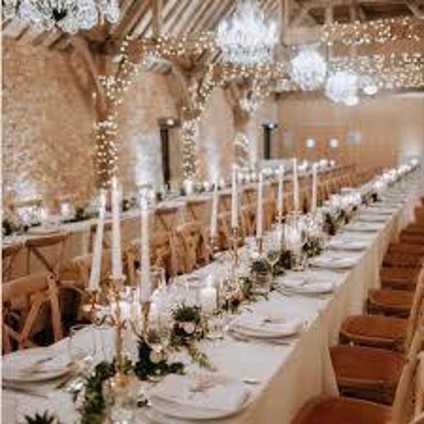 Décoration fleurie sur tables