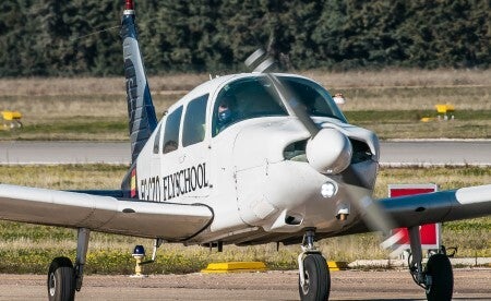 Piper PA-28 Flyschool