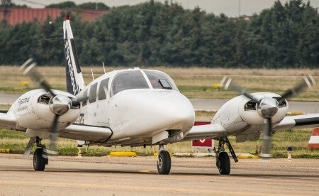 Piper Seneca PA-34 Flyschool