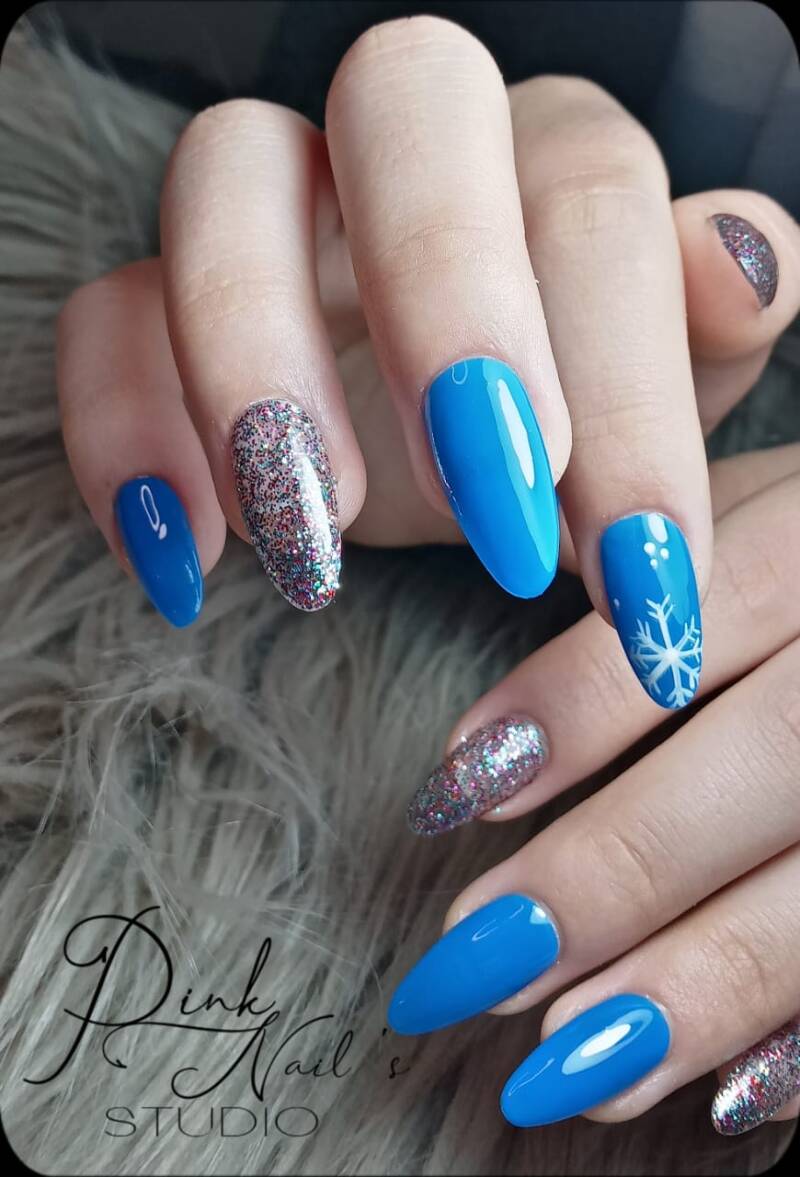 uñas azules