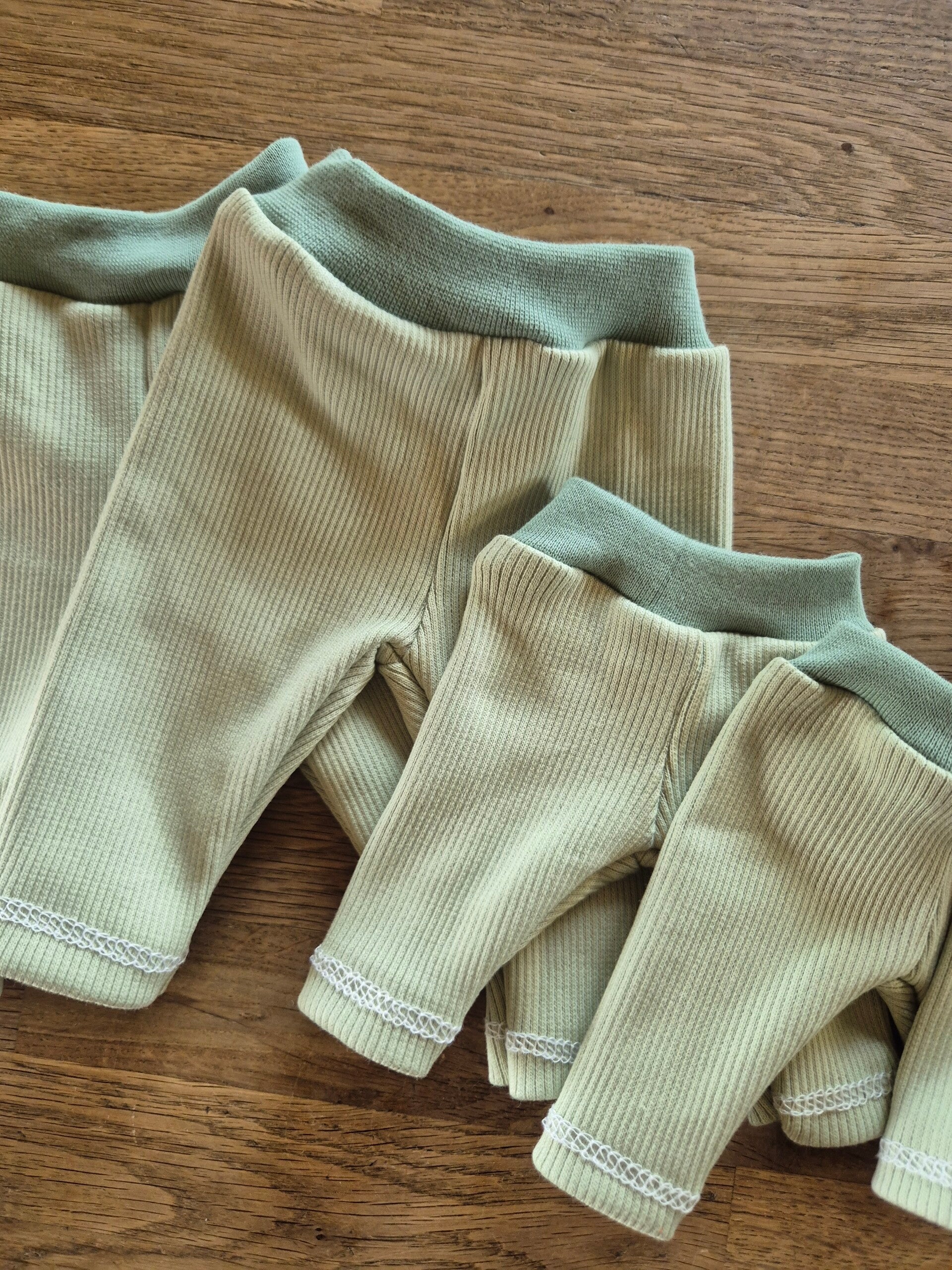 Puppenleggins lindgrün
