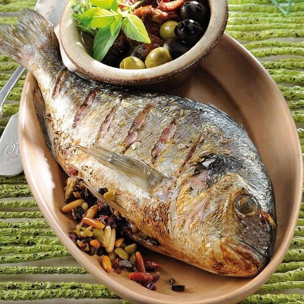 Dorade mit Kopf ausgenommen 5 kg pro Dorade 300 - 400 g