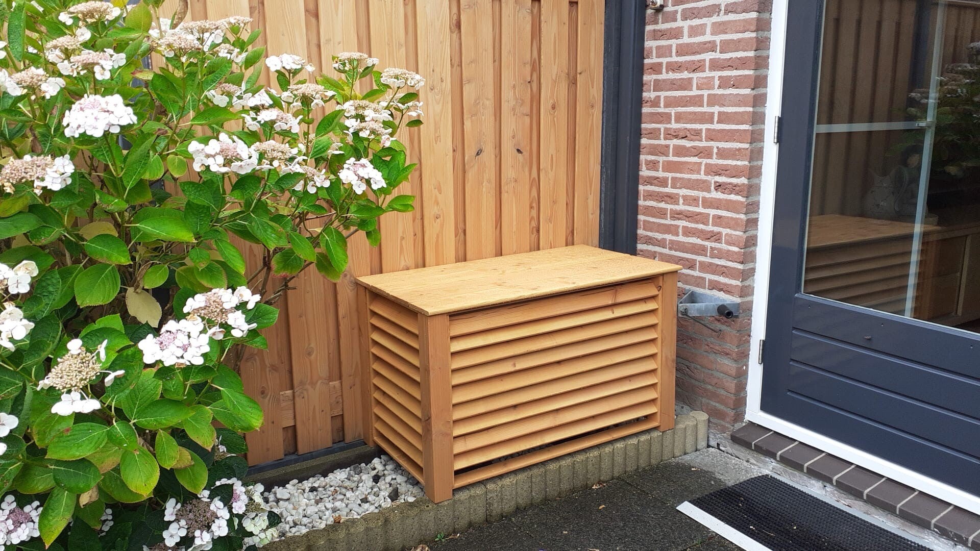 Douglas airco buitenunit ombouw