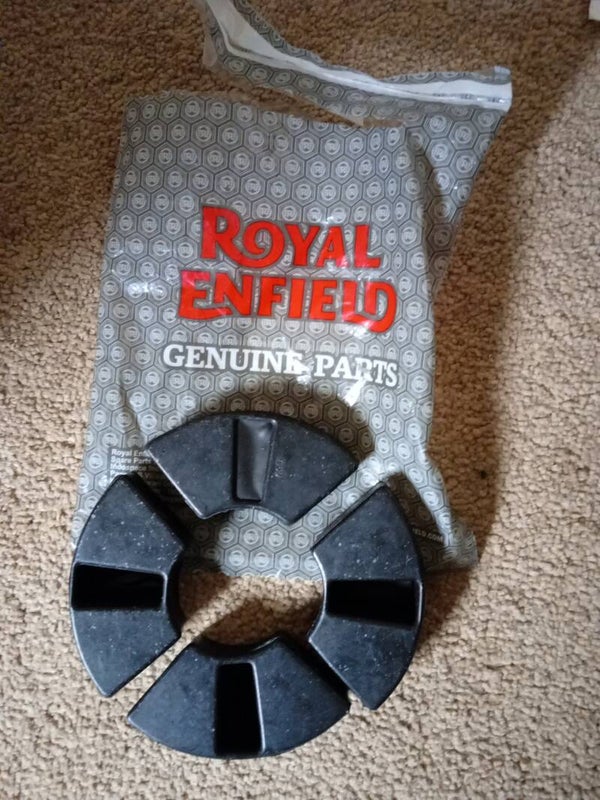 Rubber cushion drive for rear hub