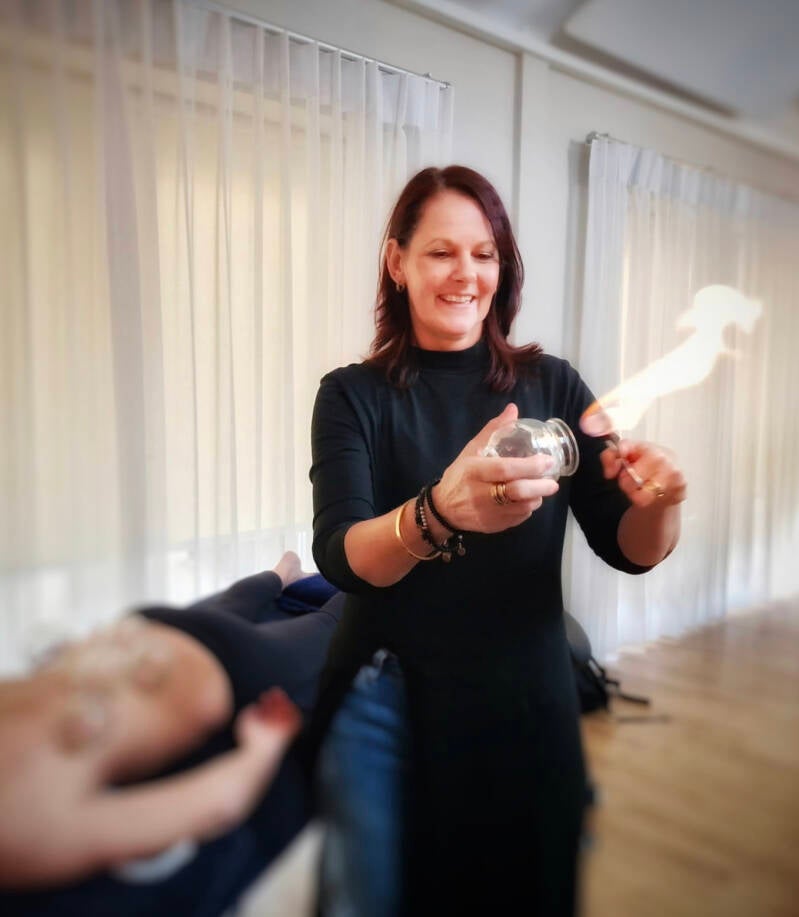 Cupping Coach, lichaamsgerichte therapie, vuur cupping