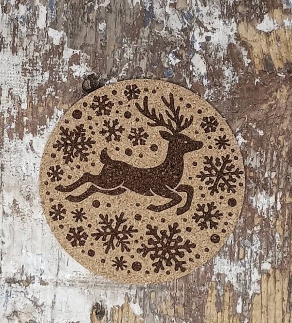 Korkki lasinalunen poro lumihiutaleet