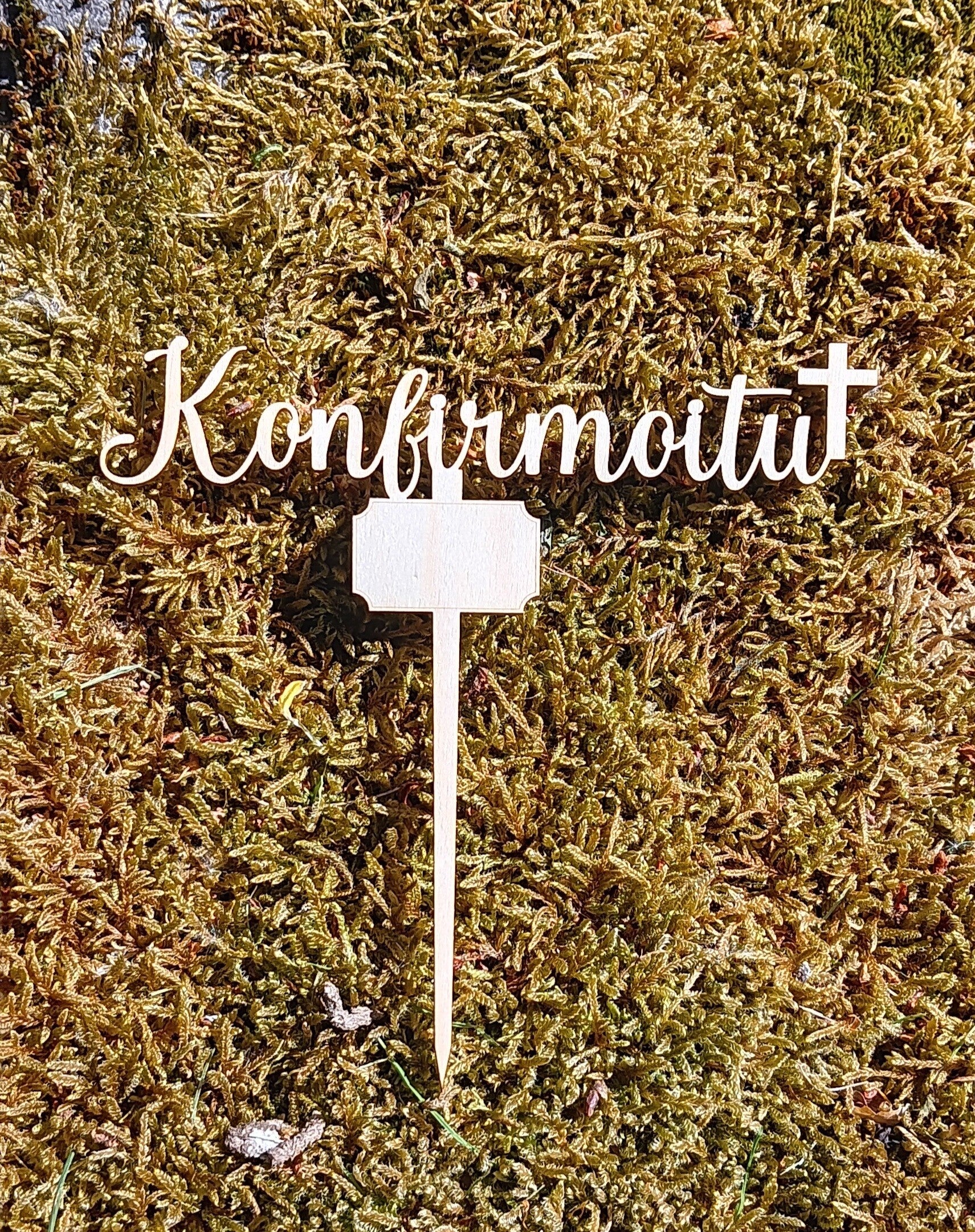 Kakkukoriste konfirmoitu risti nimellä