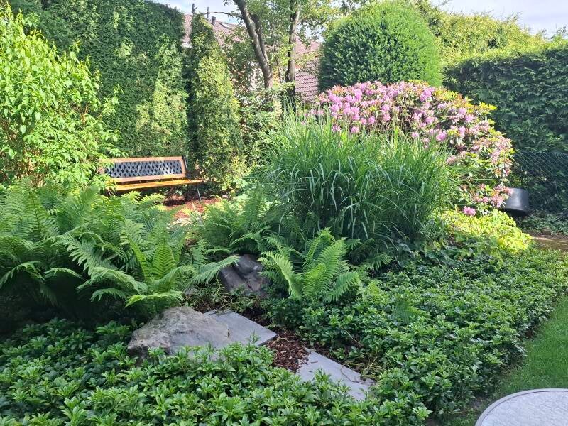 heerlijke afgesltoen tuin vol privacy