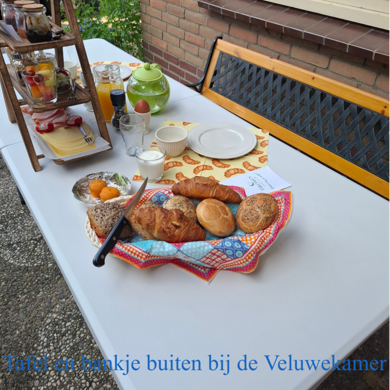 heerlijk ontbijt, buiten, streekproducten 