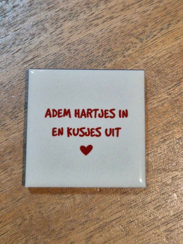 Magneet tegel | Adem hartjes in en kusjes uit