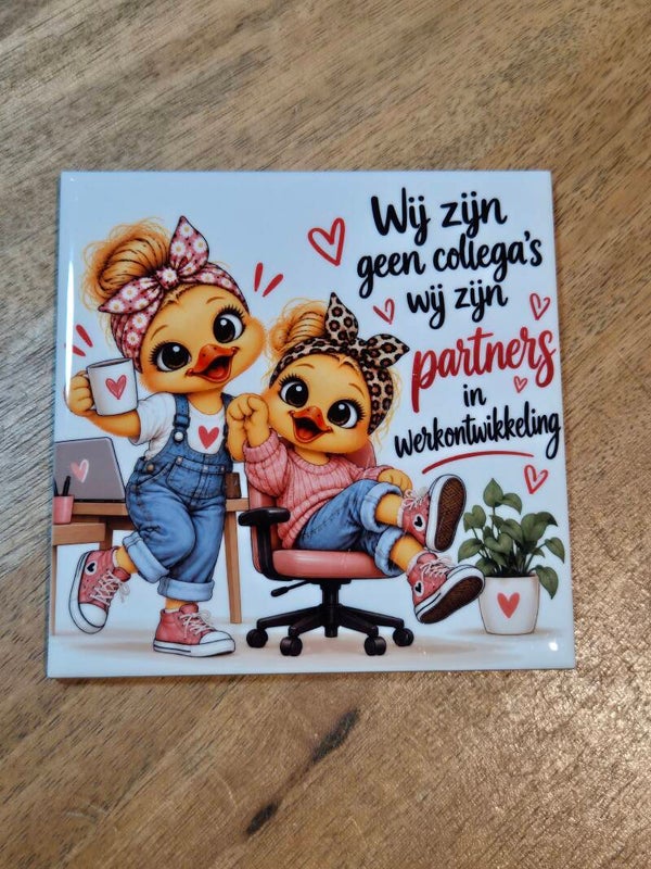 Tegel | Wij zijn geen collega's
