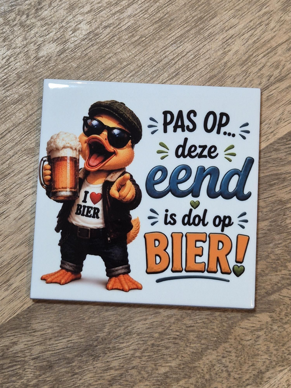 Tegel | Pas op deze eend is dol op bier
