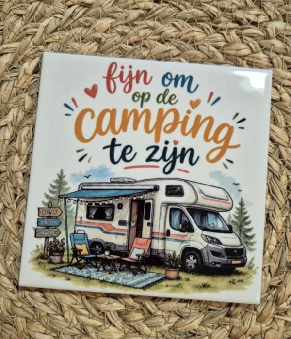Tegel | Fijn om op de camping te zijn Camper