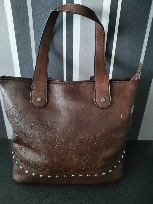 Handtas met studs in 2 kleuren